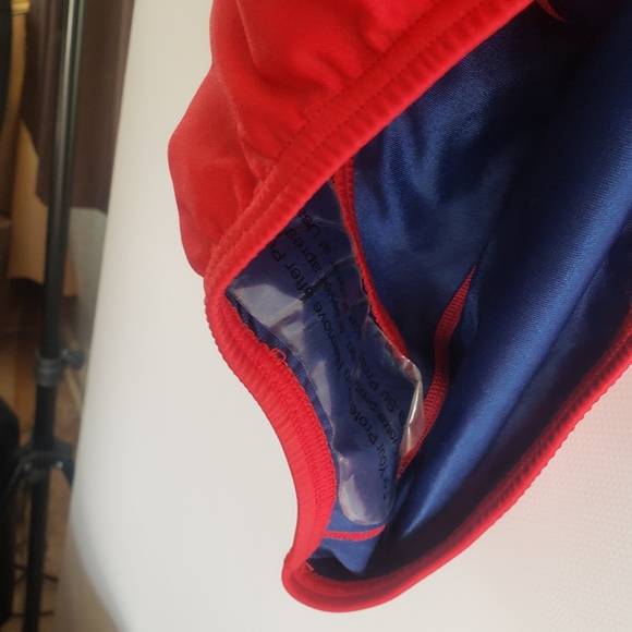 Speedo size 6/32 life guard suit - Picture 4 of 7